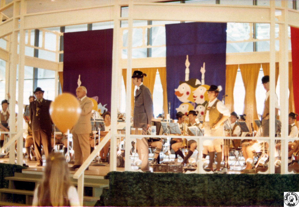 1973 10 12 08 Charlotte Oktoberfest.jpg